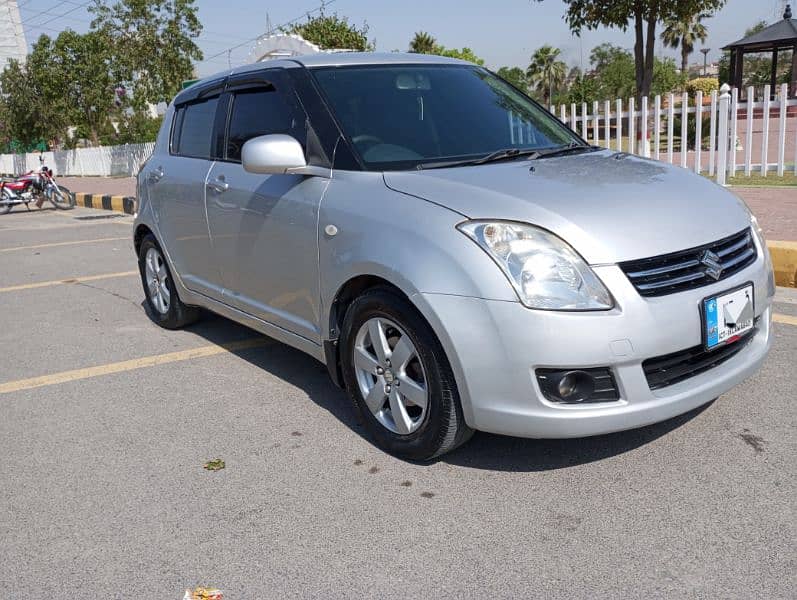 Suzuki Swift 2015 dlx Automatic with Navigation 6