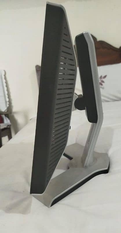 Computer LCD monitor 6