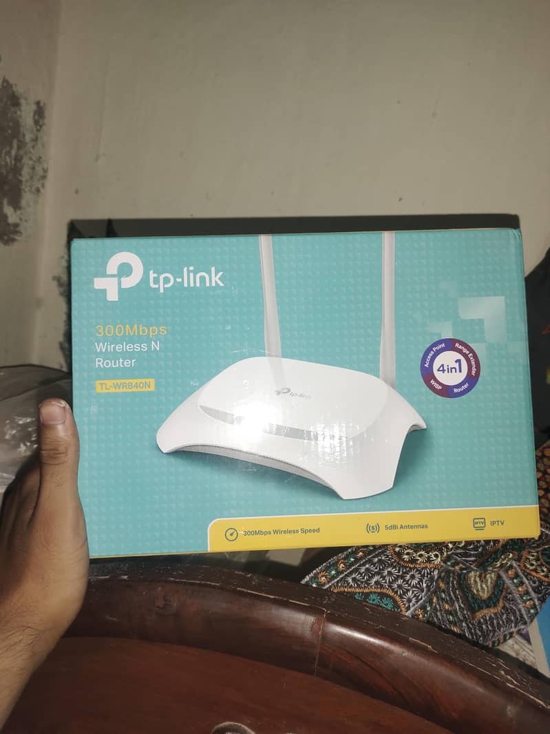 Tplink router 840n only 1 month used 0