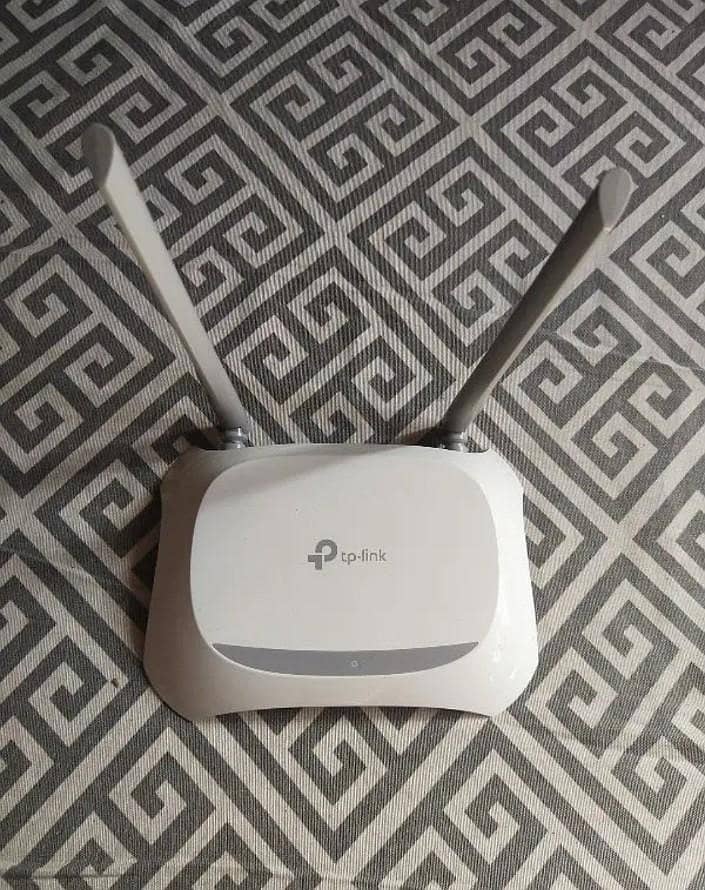 Tplink router 840n only 1 month used 1