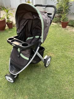 Car seats , graco push chair , juniors stroller and bath stand kids