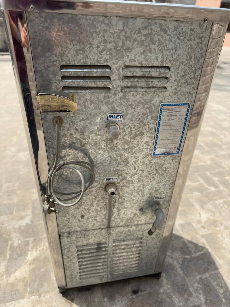 Water cooler Dispencer frist Hand use same like new 4