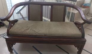 2 SEATER SOFA IN GOOD CONDITION