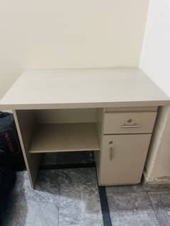 Studies table with chair (condition as new)