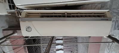 dowlance monogram non inverter ac good condition