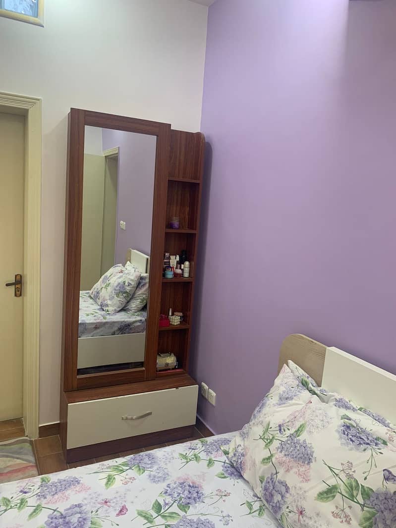 Amazing Dressing table with mirror 0