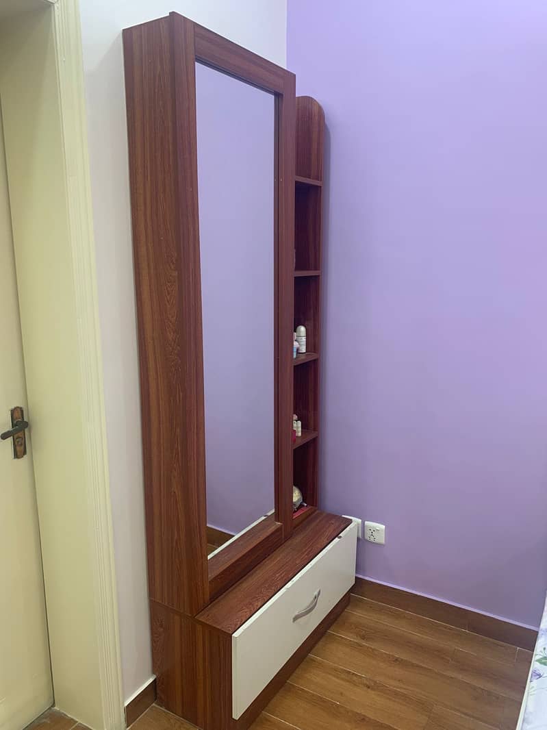 Amazing Dressing table with mirror 3