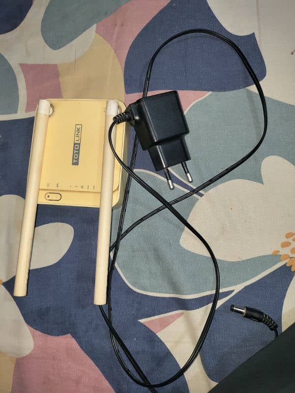 totolink router along with adapter for sale 1