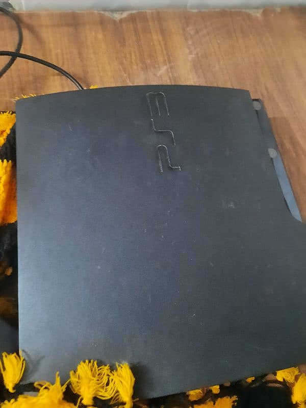 PS3 CONSOLE WITH CONTROLLER AND ALL THE CONNECTIONS to connect 0