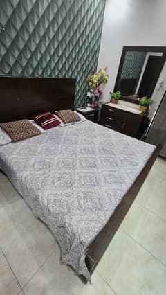 Double bed/king size bed/dressing table/bed set/wooden bed/furniture