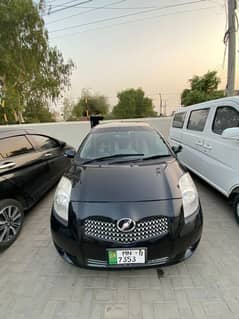 Toyota Vitz 2006 model, import 2012