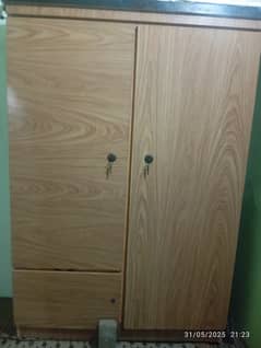 2 door wardrobe condition 9/10