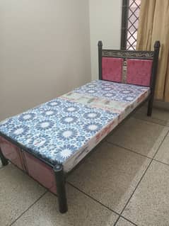 Single Iron Beds (5 Beds)