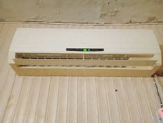 Urgent sale Gree AC in discounted price