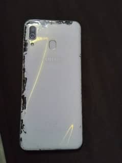 Sumsung A30 4.64gb Tach change  battery timing 1 day Sab kuch ok