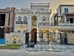 *WOW Factor INSIDE! 10 Marla Spanish DOUBLE HEIGHT | Gujranwala Sale*