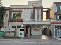 10 Marla Luxury Designer House For Sale At Reasonable Price