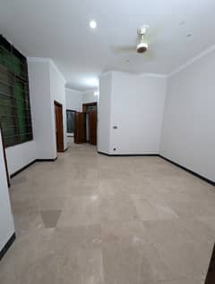 Upper Floor For Rent in I 11_ 3 Bed Drawing Dining 3 bath