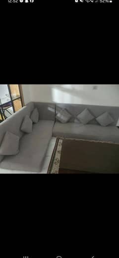 majlis and center table