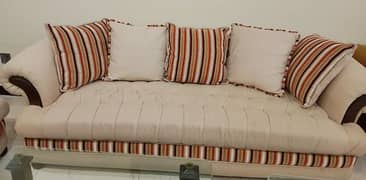 Haroon's brand sofa set