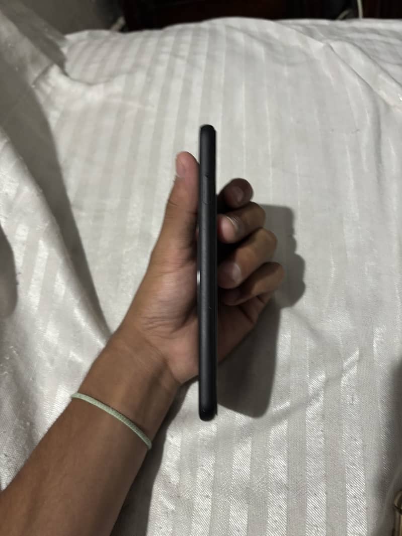 Google pixel 4 non pta all orignal 6/64 very good condition 1