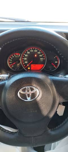 Toyota Vitz 2011