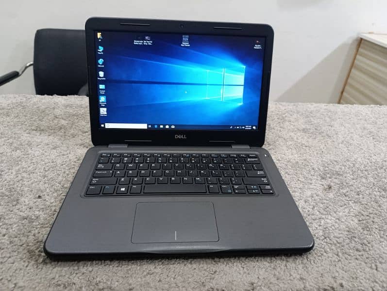 Dell latitude 3300 i3 7th gen With Ddr4 8 GB RAM 1