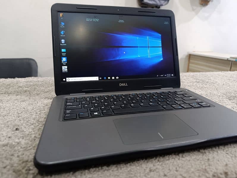 Dell latitude 3300 i3 7th gen With Ddr4 8 GB RAM 2