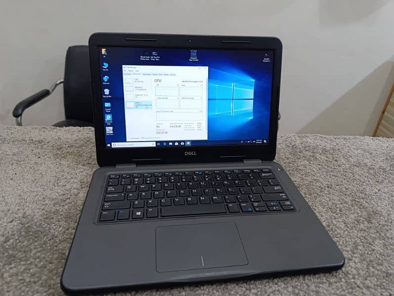 Dell latitude 3300 i3 7th gen With Ddr4 8 GB RAM 11