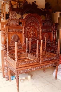 Title  Urgently sale Chinyoti Havilee Bed set and tables