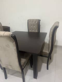 4 seater dining table