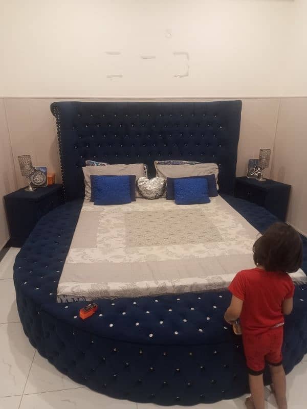 Round bed in blue with side tables mattress and dressing in wooden 12