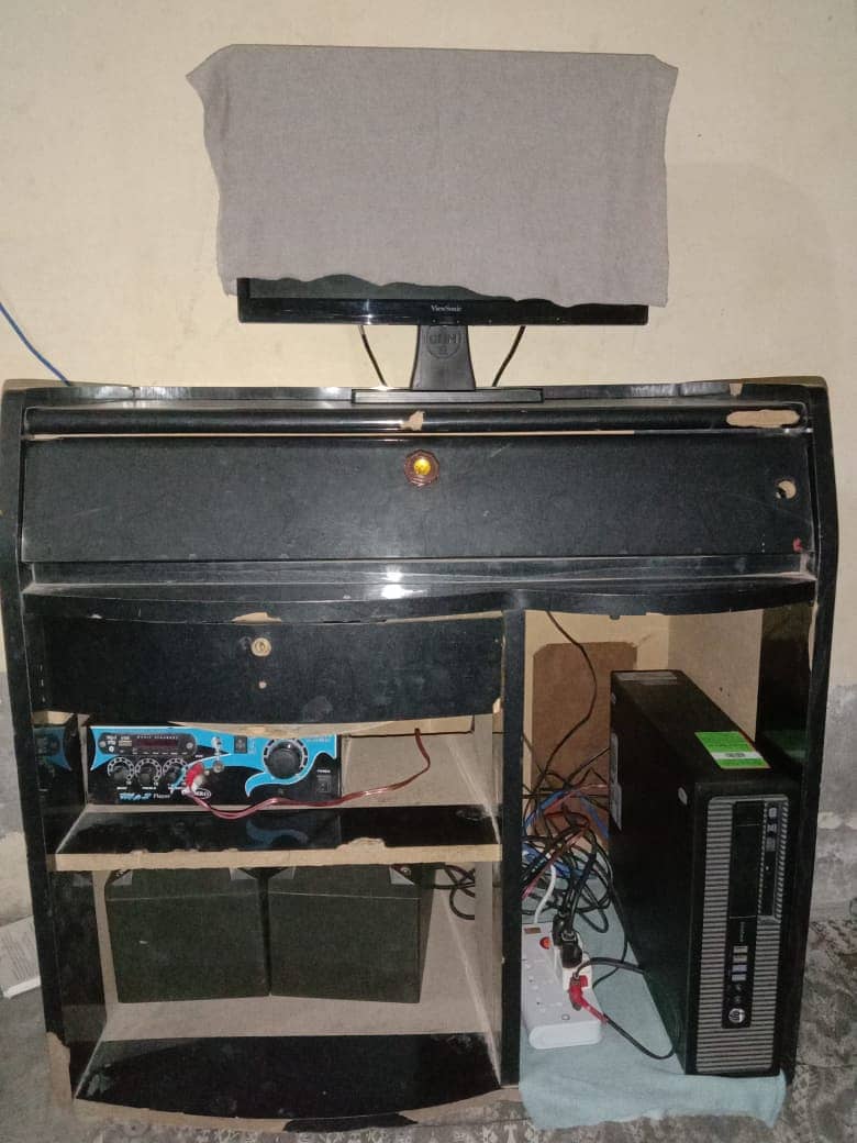 Computer Table Size 3x2 | Sirf Computer Table Hain. , | Good Condition 1