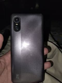 32 gb room Ram 4gb zte mobile4g