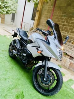 YAMAHA XJ6 4cilinder 600cc Beast