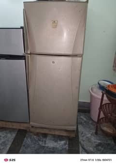 Dawlance fridge medium sizefor sale