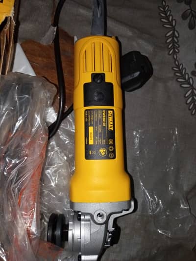 grinder for concrete and tile cutting