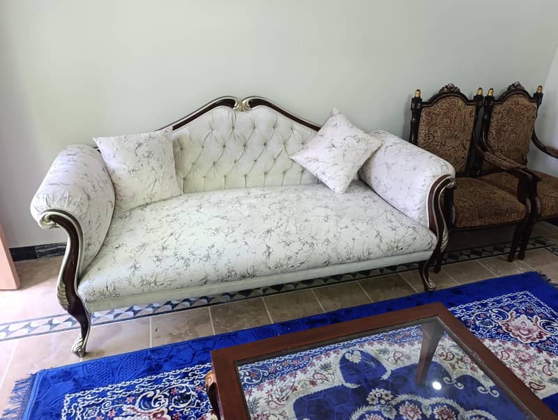 7  seater sofa extra large size in excellent condition 3+2+1+1 1