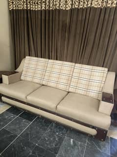 sofa in nearly new condition for sale