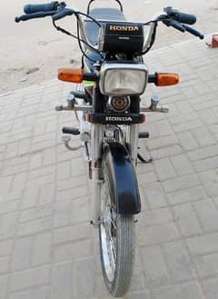 Honda CD 70 cc for sale urjent modal 2010 Karachi number