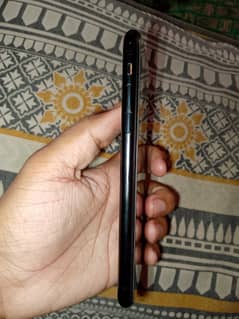 iPhone XR (64GB)