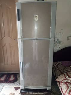 Dawlance 13 cubic fridge for sale urgent