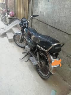 dhoom 70cc 11model