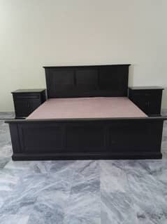 Queen Size Pure Sheesham Wood Double Bed with 2 Side Tables