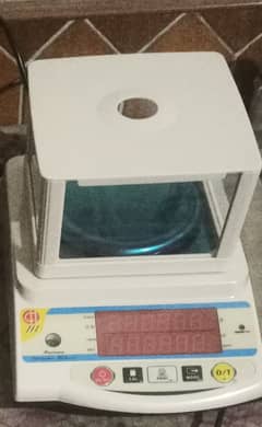 Lab scale weight balance 0.01 g to 2 Kg