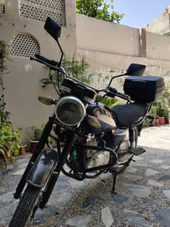 Suzuki GS 150.