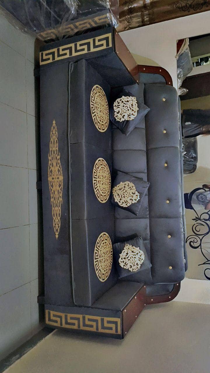 sofa set 4 month used 10/10 condition 0