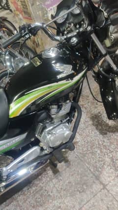Honda Deluxe 125 cg model 2014