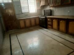 Kanal Upper Portion Separate Door &Amp; Electricity &Amp; Sui Gas Available In This Portion