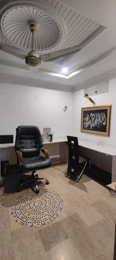 Valencia town 1 Kanal Full house available for Rent 5 bads 2 Kachina Gass available